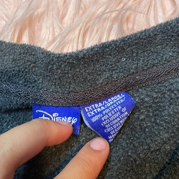 Y2K Disney Sweatshirt Womens XL Fleece Grumpy Rebel Gray V-Neck‎ - Picture 3 of 5